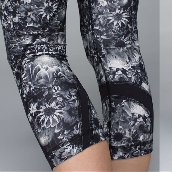 LULULEMON Run Inspire Crop II W6B70S Size 4 - Picture 9 of 9